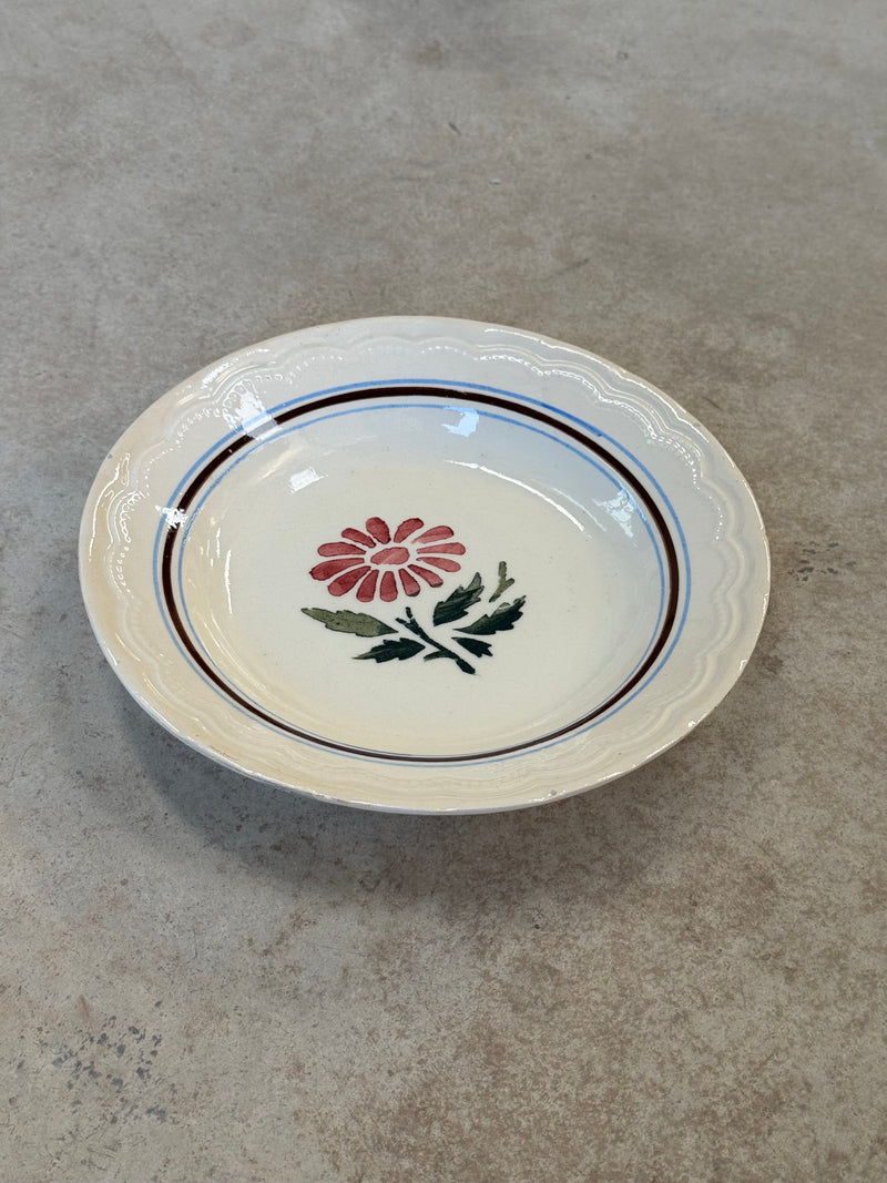 Plato Manises Rosa Relieve