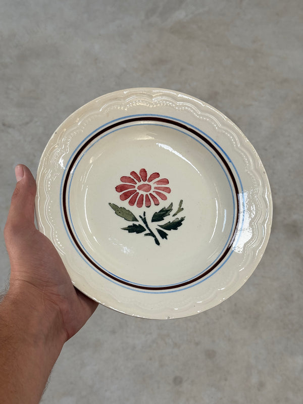 Plato Manises Rosa Relieve