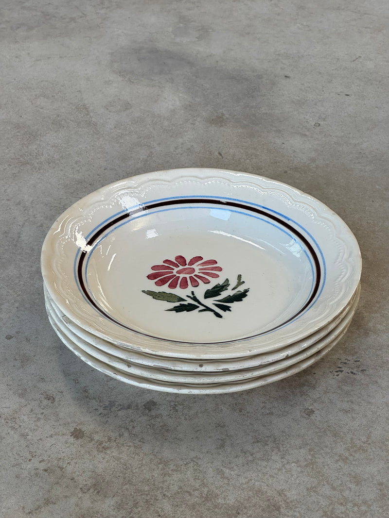 Plato Manises Rosa Relieve